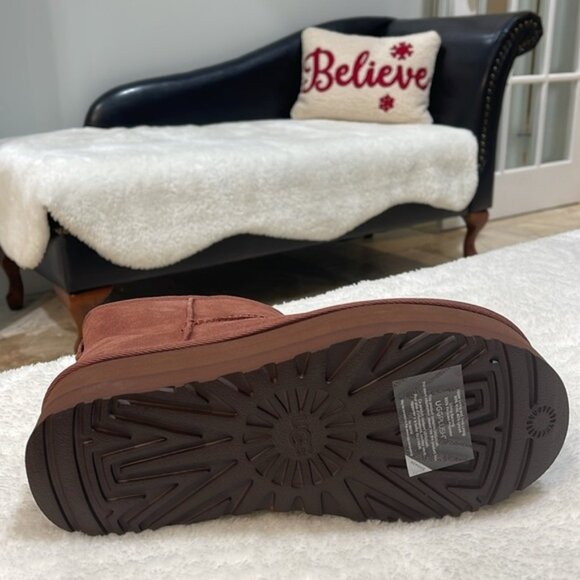 UGG Women's Classic Mini Platform Boot - Picture 5 of 5